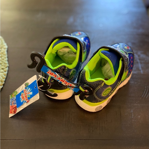 PJ Masks Toddler Boys License Athletic Light-Up Shoe, Size 7 - Picture 5 of 8